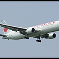 Air Canada Boeing 767-36N(ER)(C-GHLV)@PVG_1(2)_20110722.jpg