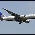 Continental Airlines Boeing 777-224(ER)(N57016)@PVG_2(2)_20110722.jpg