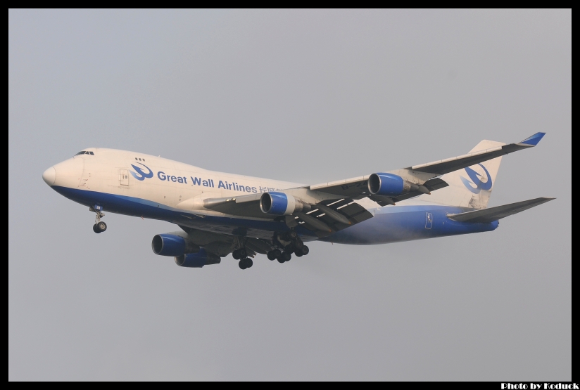 Great Wall Airlines B747-412F(B-2428)@PVG_1(2)_20110722.jpg