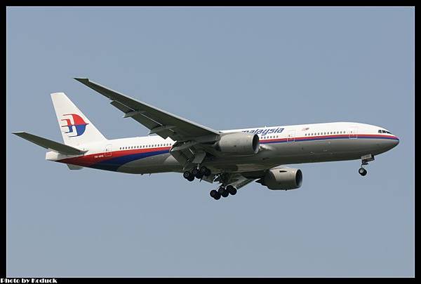 Malaysia Airlines Boeing 777-2H6(ER)(9M-MRE)@PVG_1(2)_20110722.jpg