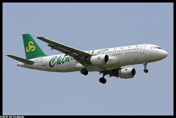 Spring Airlines Airbus A320-214(B-6705)@PVG_1(2)_20110722.jpg