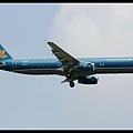 Vietnam Airlines Airbus A321-231(VN-A359)@PVG_1(2)_20110722.jpg