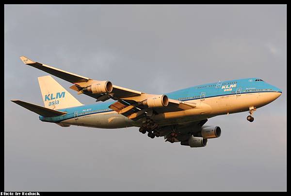 KLM Royal Dutch Airlines Boeing 747-406(M)(PH-BFF)@RCTP_1(2)_20110816.jpg