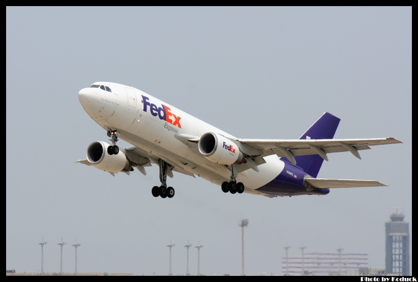 FedEx A310-203F(N428FE)@RCTP_1(2)_20110823.jpg