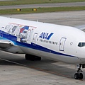 ANA B777-381(JA755A)@Itami_1(2)_20110516.jpg