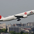 JAL B777-246ER(JA702J)@Itami_1(2)_20110516.jpg