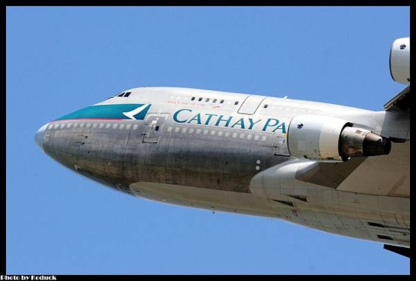 Cathay Pacific B747-412(BCF)(B-HKJ)@VHHH_1(2)_20110723.jpg