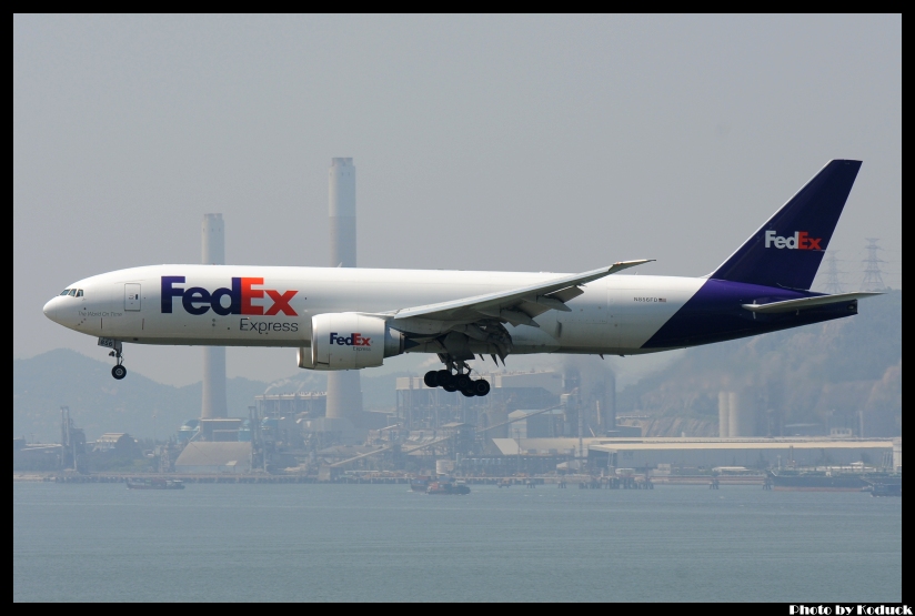 FedEx B777-FS2(N856FD)@VHHH_1(2)_20110724.jpg