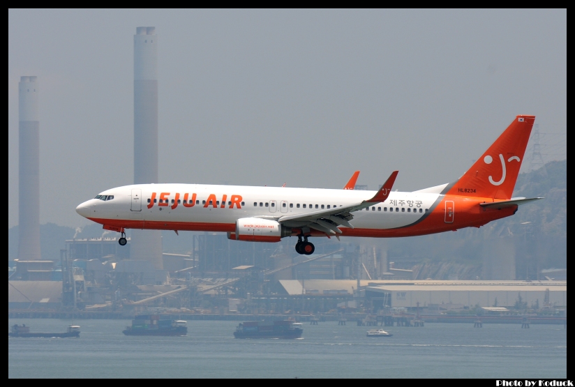 Jeju Air Boeing 737-86Q(WL)(HL8234)@VHHH_1(2)_20110724.jpg