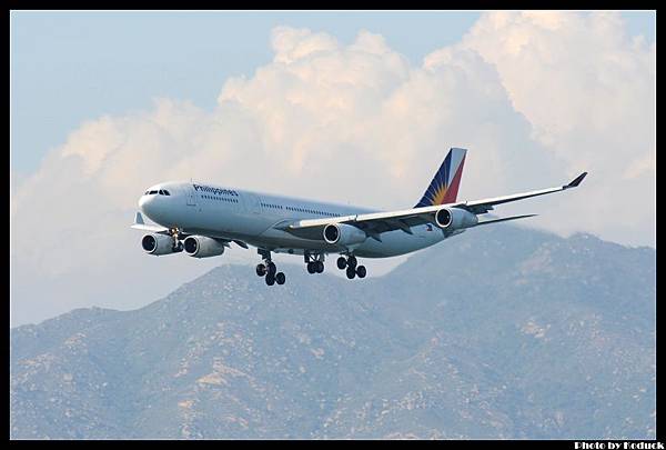 Philippine Airlines A340-313X(RP-C3430)@VHHH_1(2)_20110723.jpg