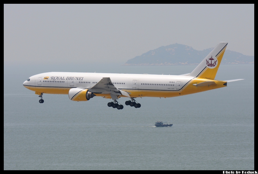 Royal Brunei Airlines B777-212(ER)(V8-BLA)@VHHH_1(2)_20110724.jpg