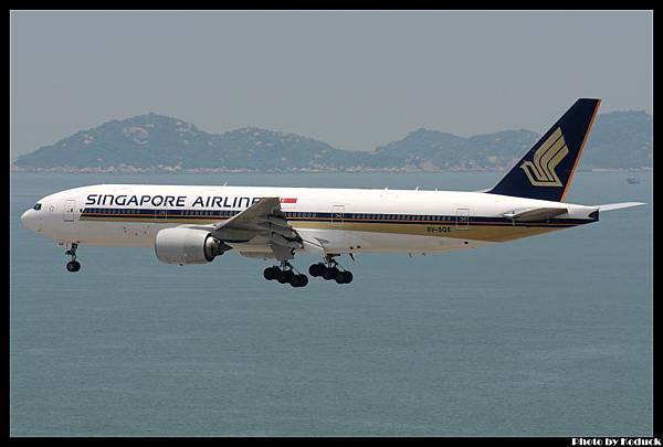 Singapore Airlines B777-212(ER)(9V-SQE)@VHHH_1(2)_20110724.jpg