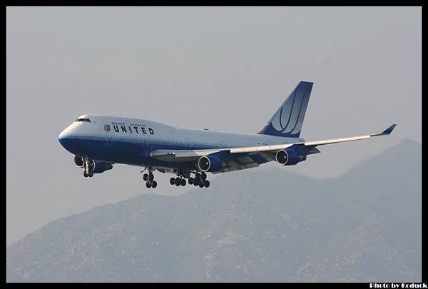 United Airlines Boeing 747-422(N177UA)@VHHH_1(2)_20110724.jpg