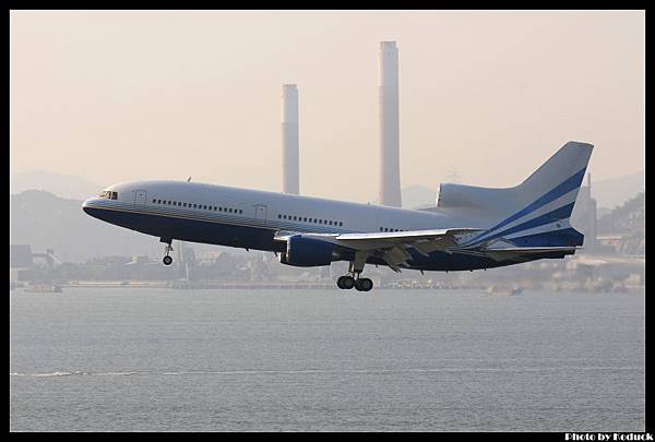 Lockheed L-1011-385-3 TriStar 500(N388LS)@HKG_2(4)_20110724.jpg