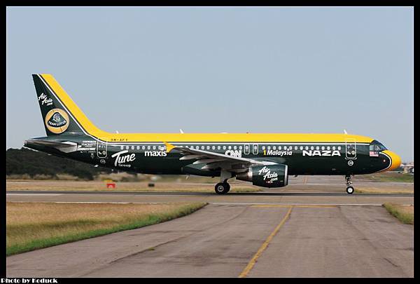 AirAsia A320-216(9M-AFY)@RCTP_2(2)_20111122.jpg