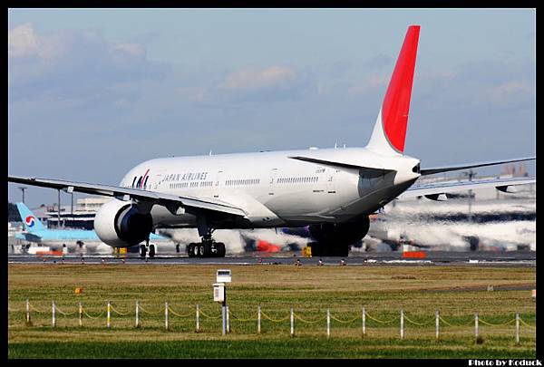 JAL B777-346ER(JA741J)@RJAA_2(2)_20111125.jpg