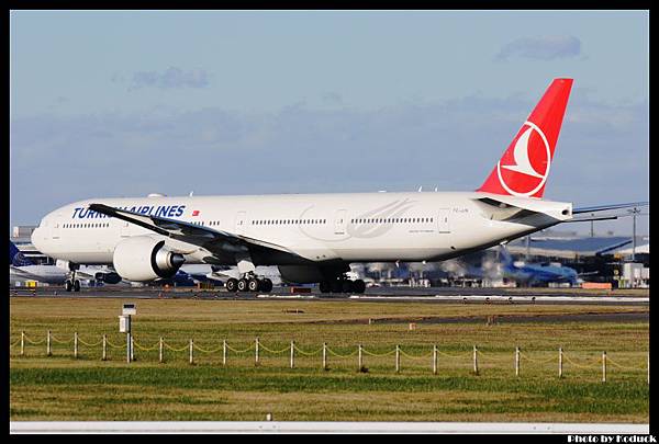 Turkish Airlines B777-3F2(ER)(TC-JJN)@RJAA_4(2)_20111125.jpg