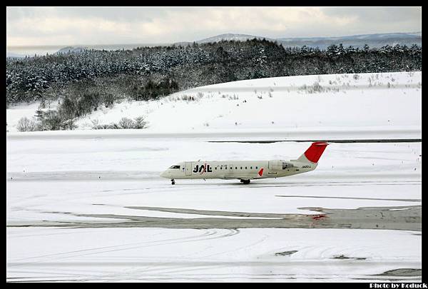 JAL CRJ-200ER(JA201J)@RJSA_1(2)_20120219