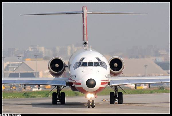 Far Eastern Air Transport (FAT) MD-83(B-28025)@RCSS_1(2)_20120322