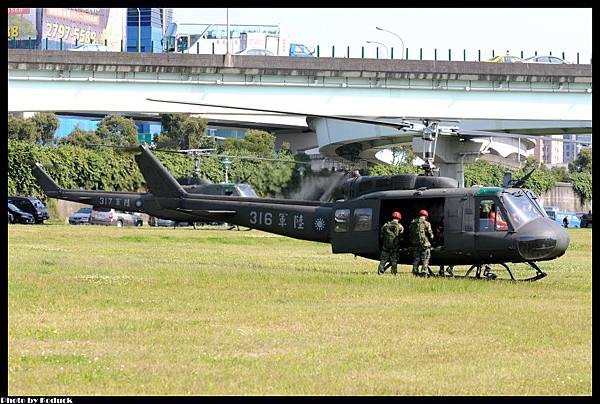 陸航UH-1H@Taipei_21(2)_20120328