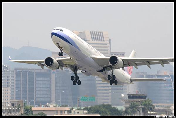 China Airlines A330-302(B-18302)@RCSS_1(2)_20120514