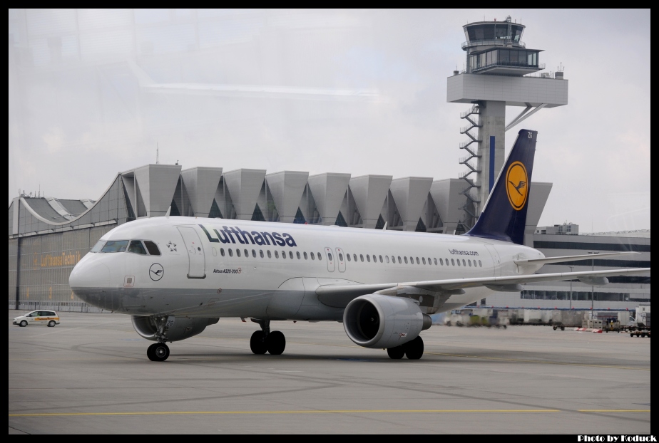 Lufthansa A320-214(D-AIZG)@FRA_1(2)_20120225