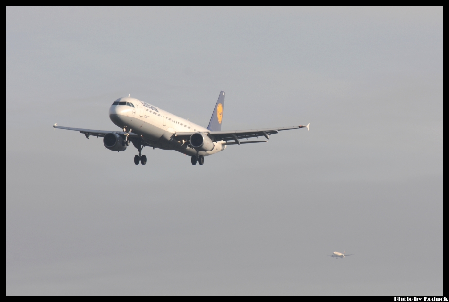 Lufthansa A321-231(D-AISF)@FRA_1(2)_20120221