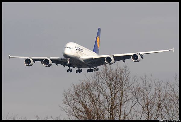 Lufthansa A380-881(D-AIMA)@FRA_1(2)_20120221