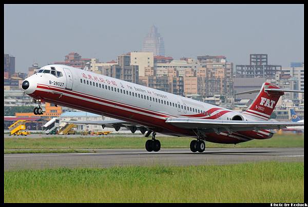 Far Eastern Air Transport - FAT MD83(B-28027)@RCSS_1(2)_20120524