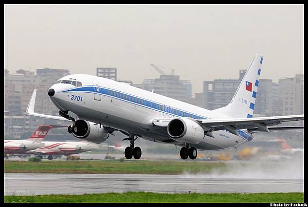 ROCAF B737-8AR(3701)@RCSS_2(2)_20120427