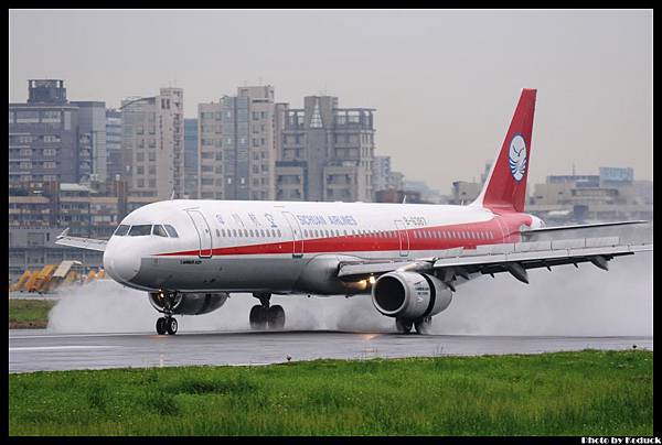 Sichuan Airlines A321-231(B-6387)@RCSS_1(2)_20120427