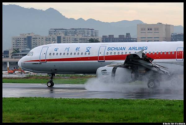 Sichuan Airlines A321-231(B-6387)@RCSS_2(2)_20120427
