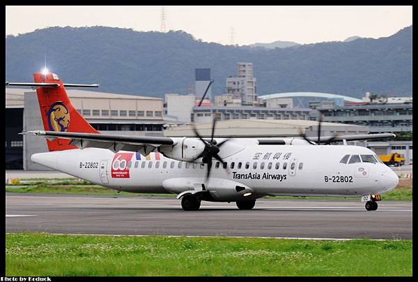 TransAsia Airways ATR-72-500(B-22802)@RCSS_1(2)_20120425