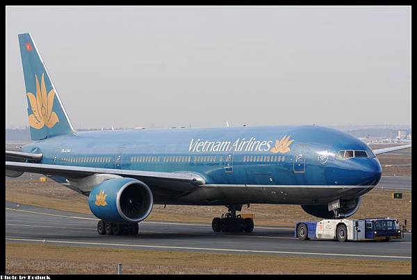 Vietnam Airlines B777-26K(ER)(VN-A144)@FRA_1(2)_20120221