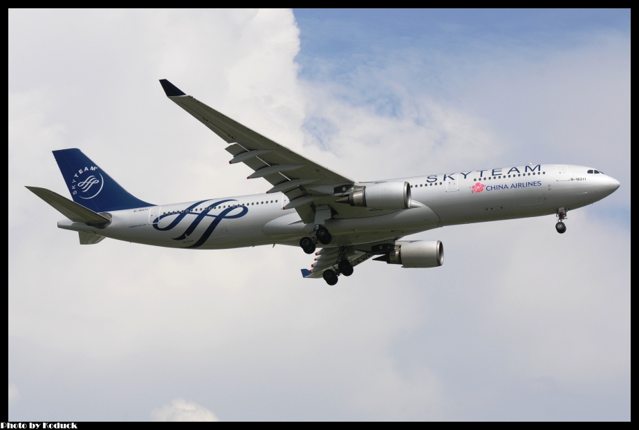 China Airlines A330-302(B-18311)@RCTP_2(2)_20120625