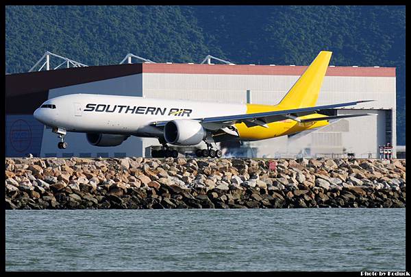 Southern Air(DHL) B777-FZB(N774SA)@VHHH_1(2)_20120706