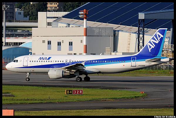 ANA A320-211(JA8388)@Itami_1(2)_20110910