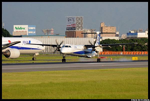 ANA De Havilland Canada DHC-8-402Q Dash 8@Itami_2(2)_20110912