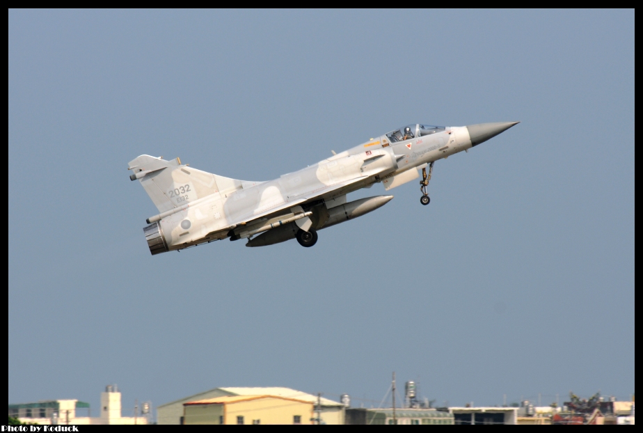 ROCAF Dassault Mirage 2000-5EI(2032)@RCPO_2(2)_20120821