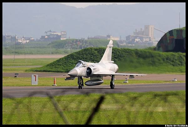 ROCAF Dassault Mirage 2000-5EI(2037)@RCPO_1(2)_20120821