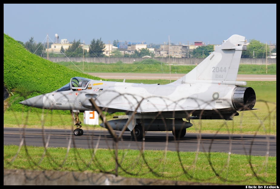 ROCAF Dassault Mirage 2000-5EI(2044)@RCPO_1(2)_20120821