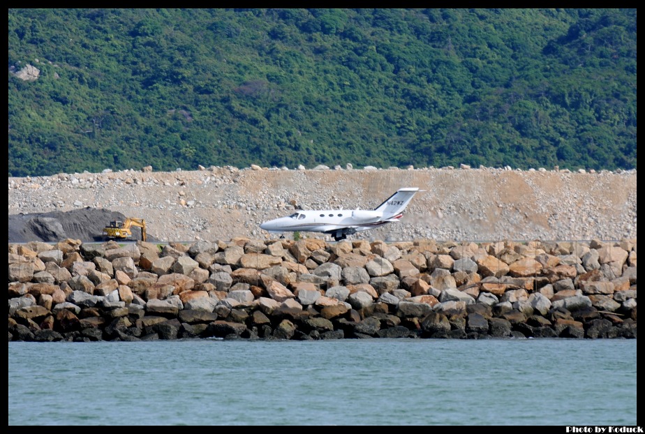 Private Cessna 510 Citation Mustang(N42WZ)@VHHH_1(2)_20120706