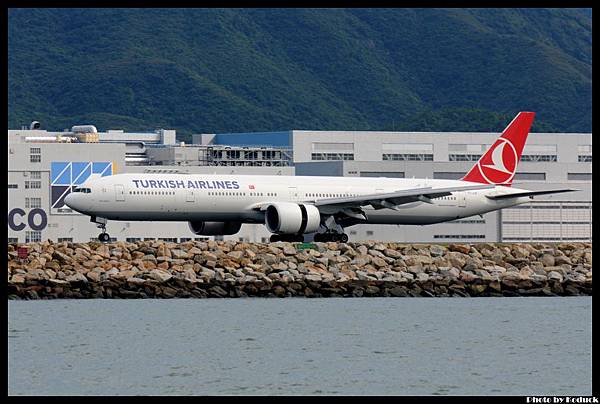 Turkish Airlines B777-3F2ER(TC-JJF)@VHHH_2(2)_20120706