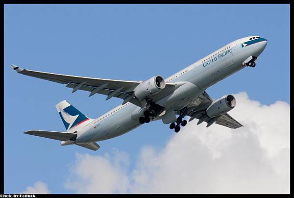 Cathay Pacific A330-342(B-HLG)@VHHH_1(2)_20120707
