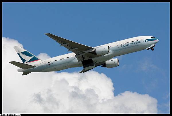 Cathay Pacific B777-267(B-HNC)@VHHH_1(2)_20120707