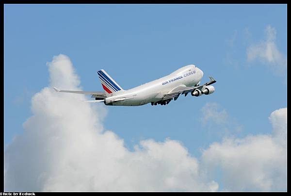 Air France B747-428F(ER)(F-GIUC)@VHHH_1(2)_20120707