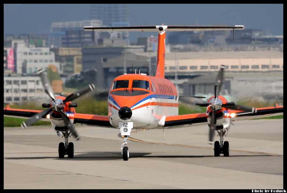 ROCAF Beech B1900(1912)@RCSS_1(2)_20121012