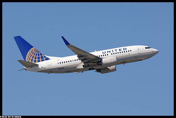 United Airlines B737-724(WL)(N14735)@ROAH_3(2)_20121020