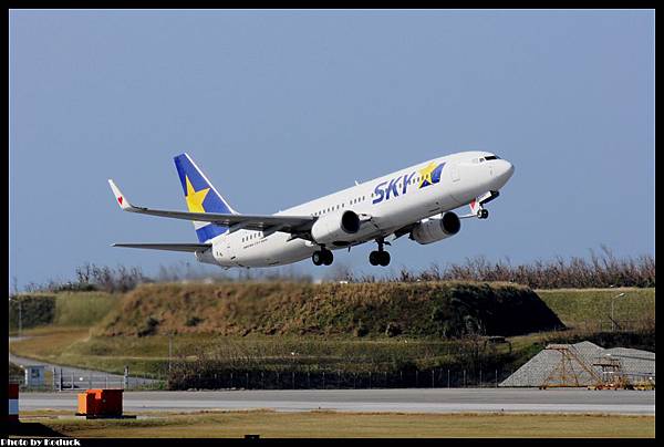 Skymark Airlines B737-86N(WL)(JA737Q)@ROAH_2(2)_20121020