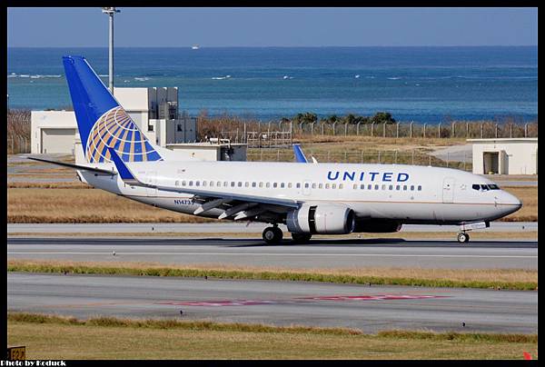 United Airlines B737-724(WL)(N14735)@ROAH_1(2)_20121020